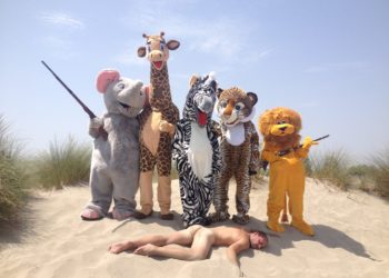 SAFARI : SHOOT PICTURES NOT ANIMALS